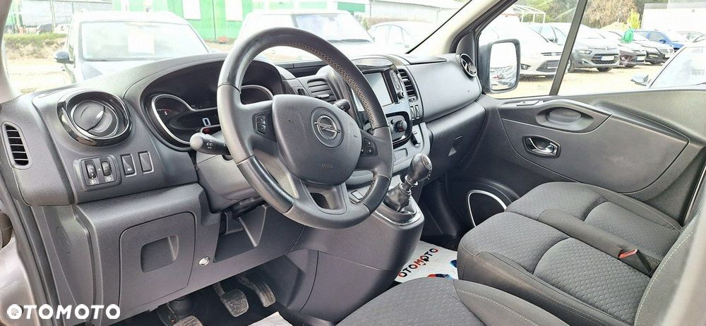 Opel Vivaro - 8