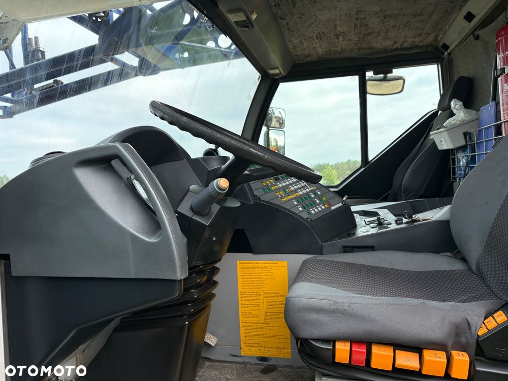 Liebherr LTM 1060/2 - 12