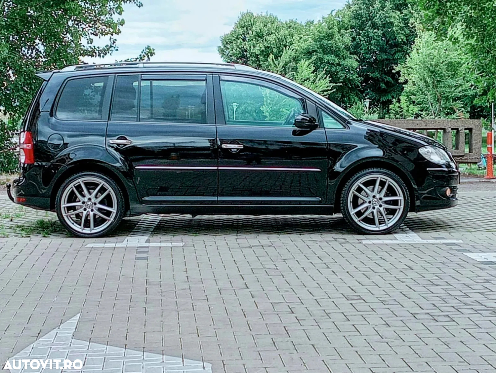 Volkswagen Touran 2.0 TDI DPF R-Line Edition - 5