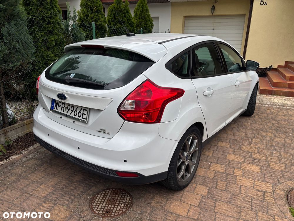 Ford Focus 2.0 16V Style - 4