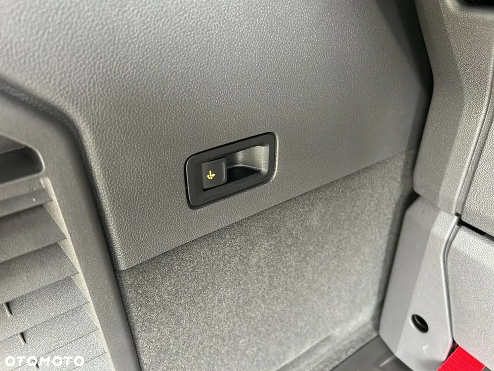 Volkswagen Multivan - 38