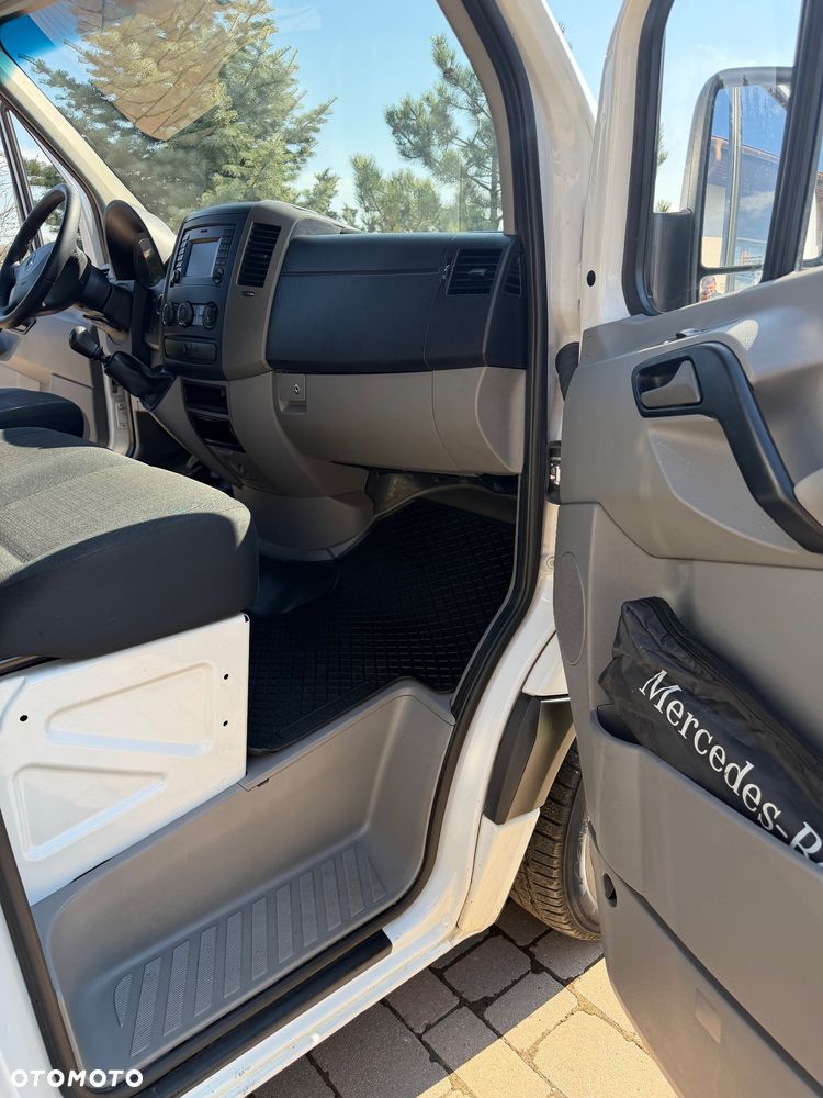Mercedes-Benz Sprinter - 13