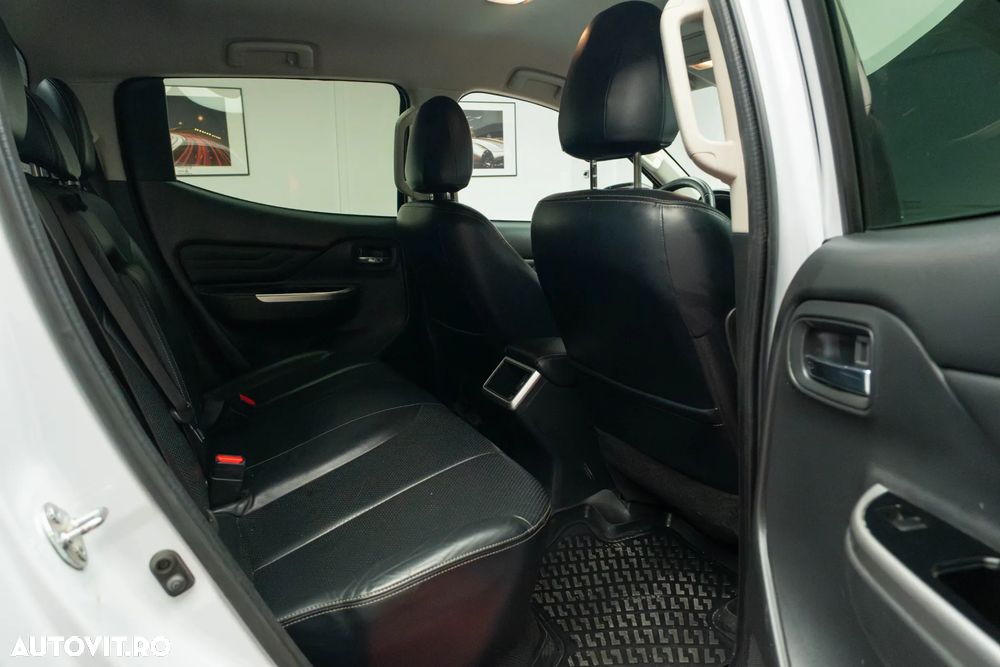 Mitsubishi L200 Double Cab 2.2 DI-D A/T Instyle - 25