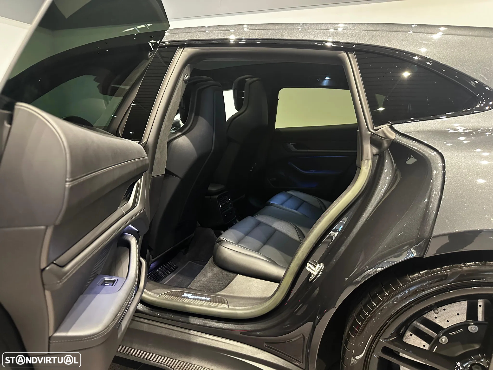 Porsche Taycan Sport Turismo Turbo S - 30