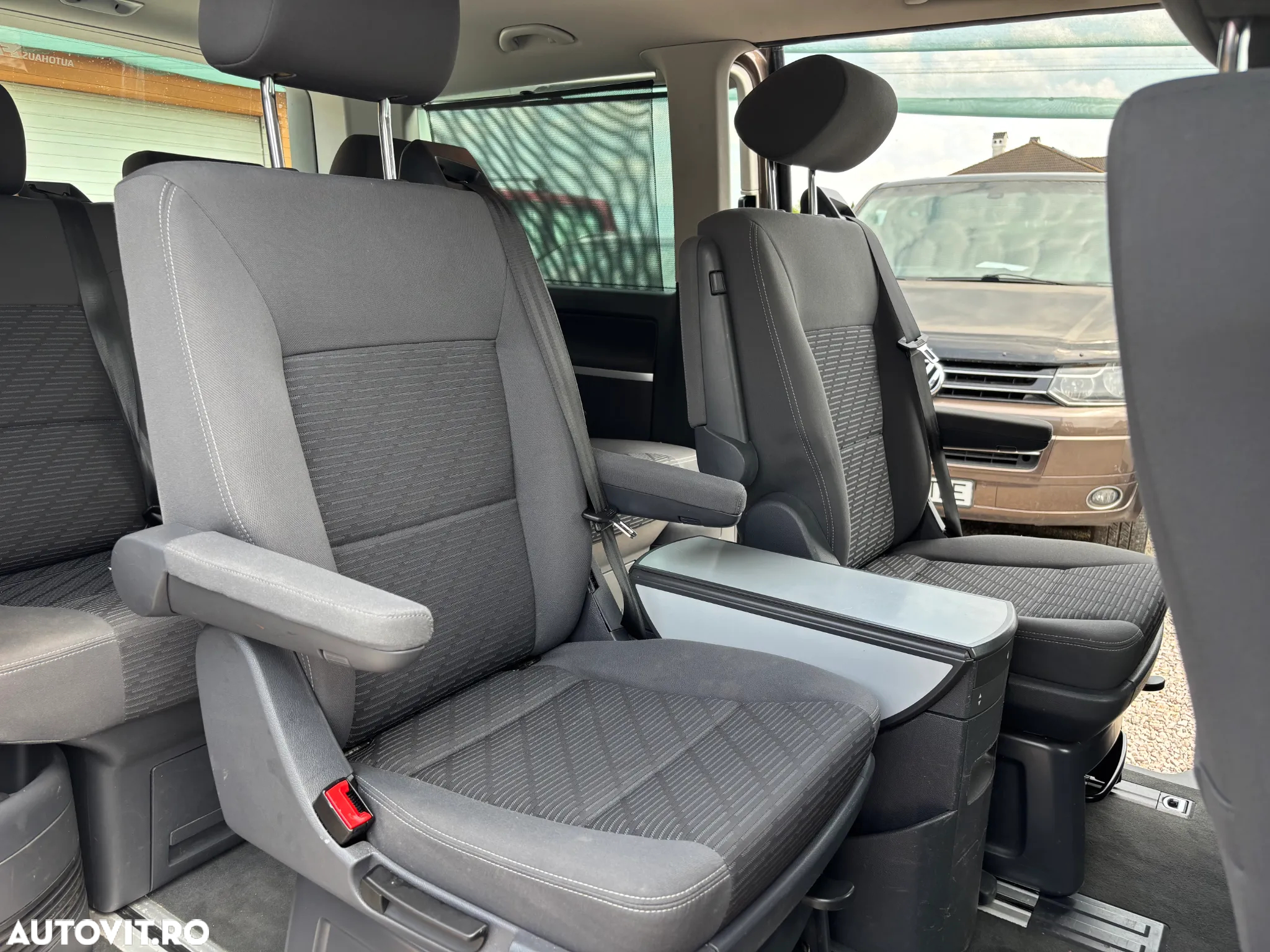 Volkswagen Multivan - 17