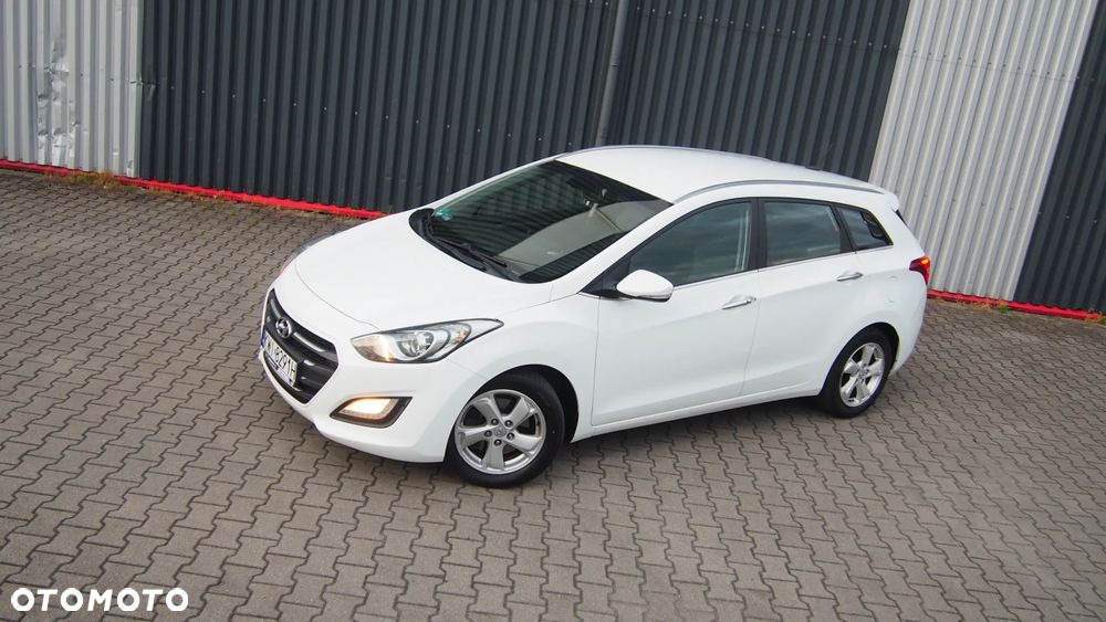 Hyundai i30 1.6 CRDi Automatik Style - 40
