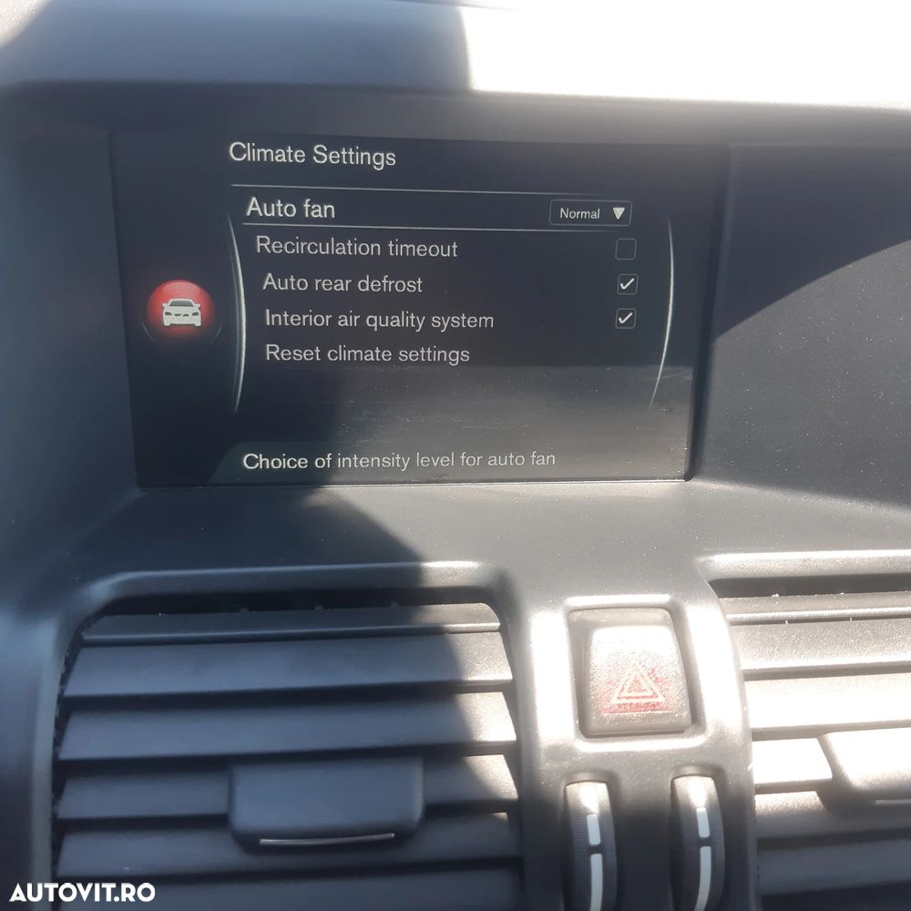 Volvo XC 60 D5 AWD Geartronic Ocean Race - 6