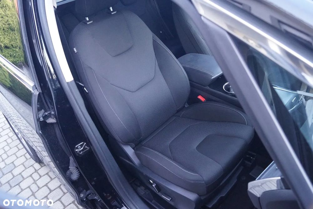 Ford S-Max 2.0 EcoBlue Titanium - 25