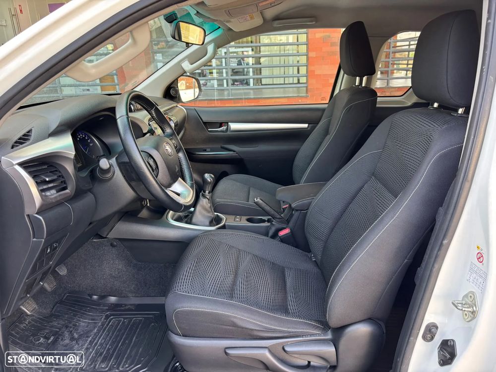 Toyota 2.4 D-4D 4WD 150cv - JLL - AC - CÂMERA - 4 LUGARES !!!! - 24