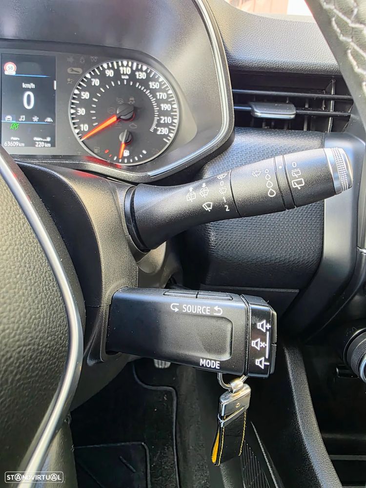 Renault Clio - 32