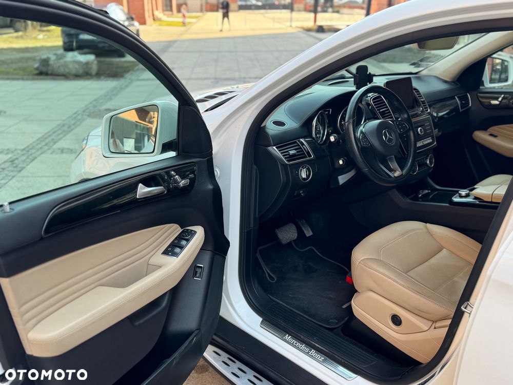 Mercedes-Benz GLE - 11