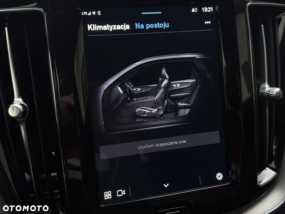 Volvo XC 60 B4 D Plus Dark - 27