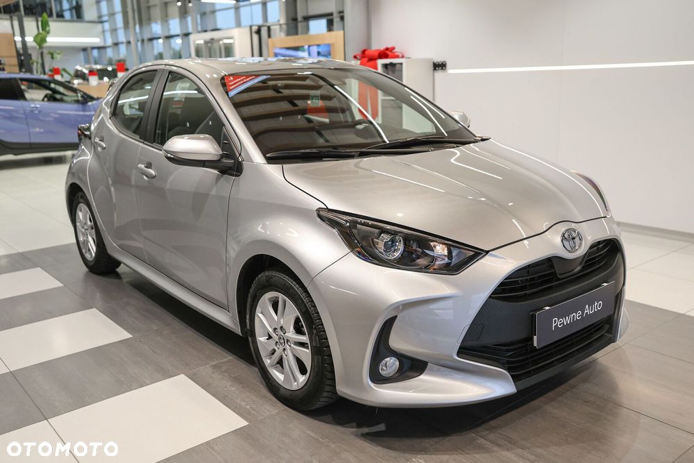 Toyota Yaris 2024 photo 2