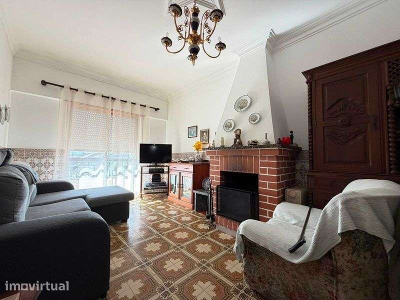Andar de Moradia Vale de Milhaços T2 com Quintal e Garagem - Grande imagem: 4/12