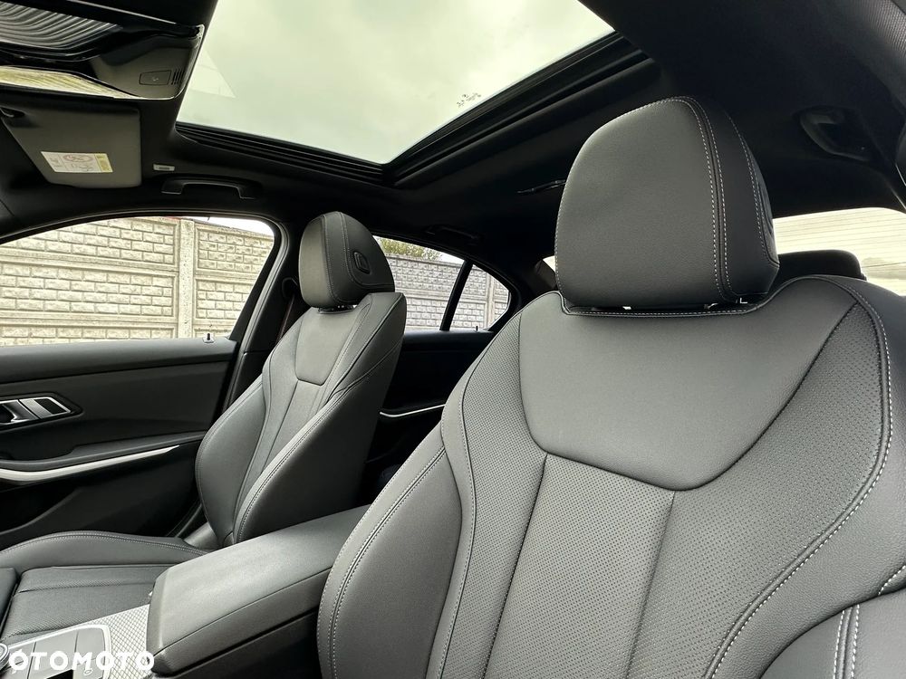 BMW Seria 3 318i M Sport - 20