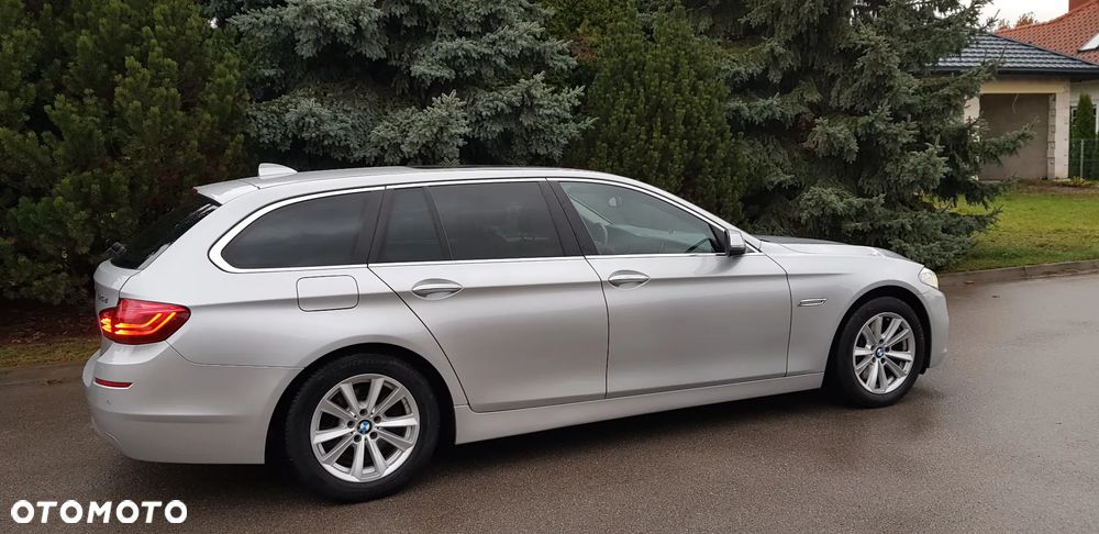 BMW Seria 5 525d Touring Sport-Aut - 12