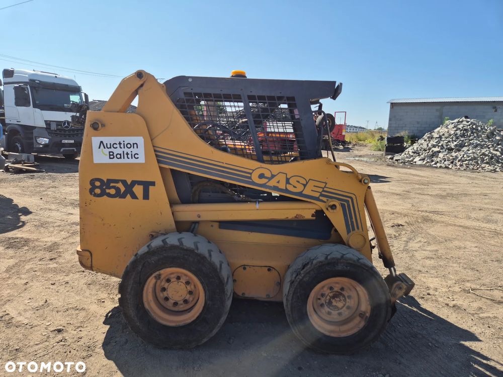 Case 85xt - 4