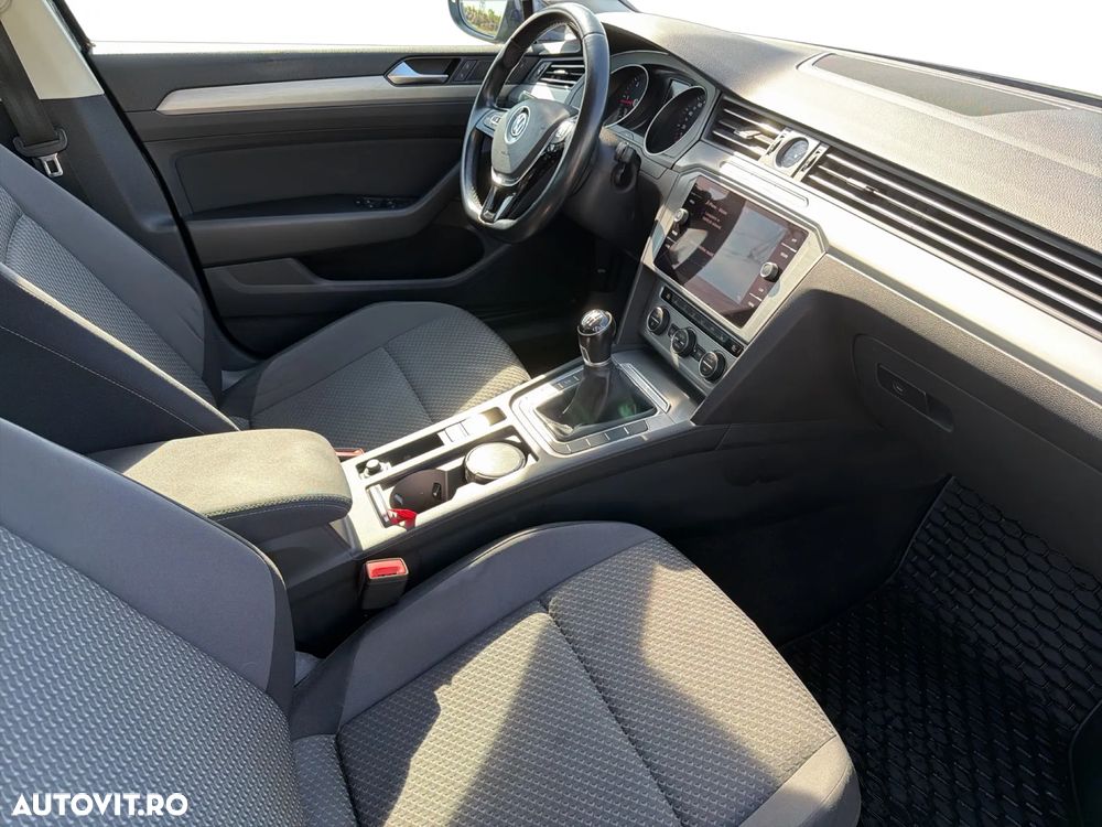 Volkswagen Passat 2.0 TDI Advance - 22