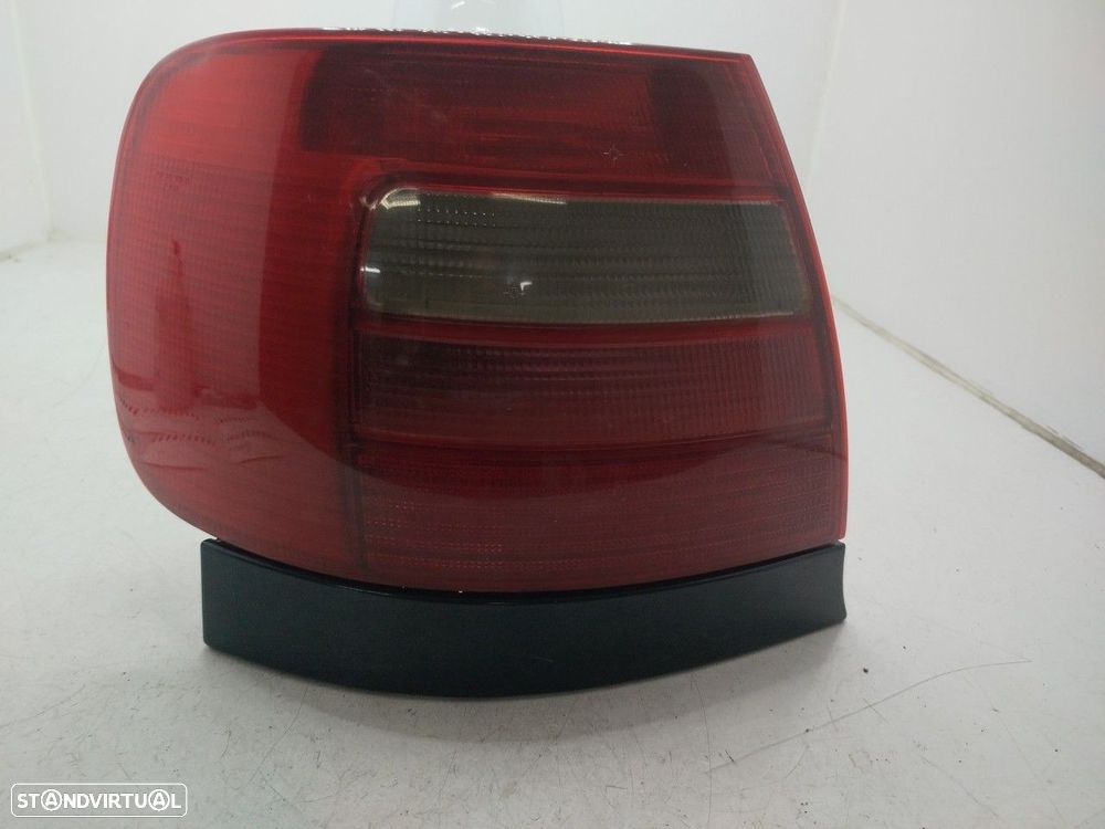 Farolim Stop Esq Audi A4 (8D2, B5) - 1