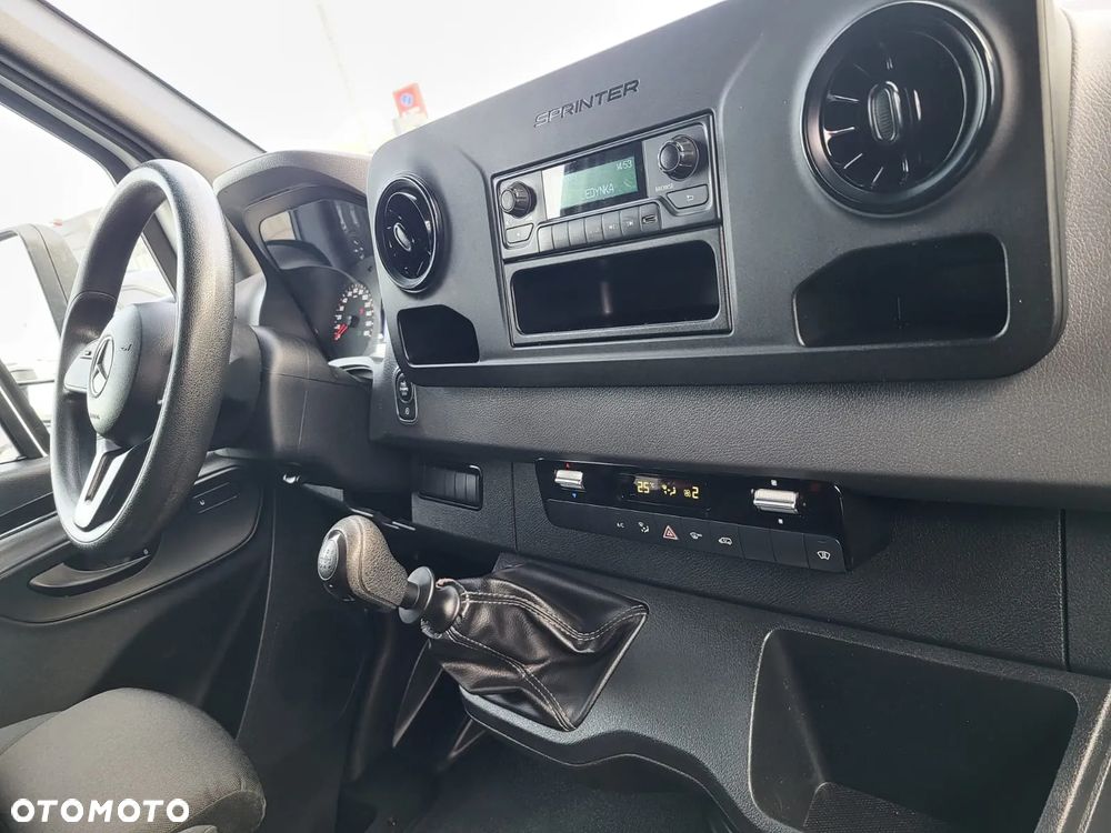 Mercedes-Benz SPRINTER 907 516 - MAXI- KONTENER 4,30M+WINDA-DMC 3500 KG - 28