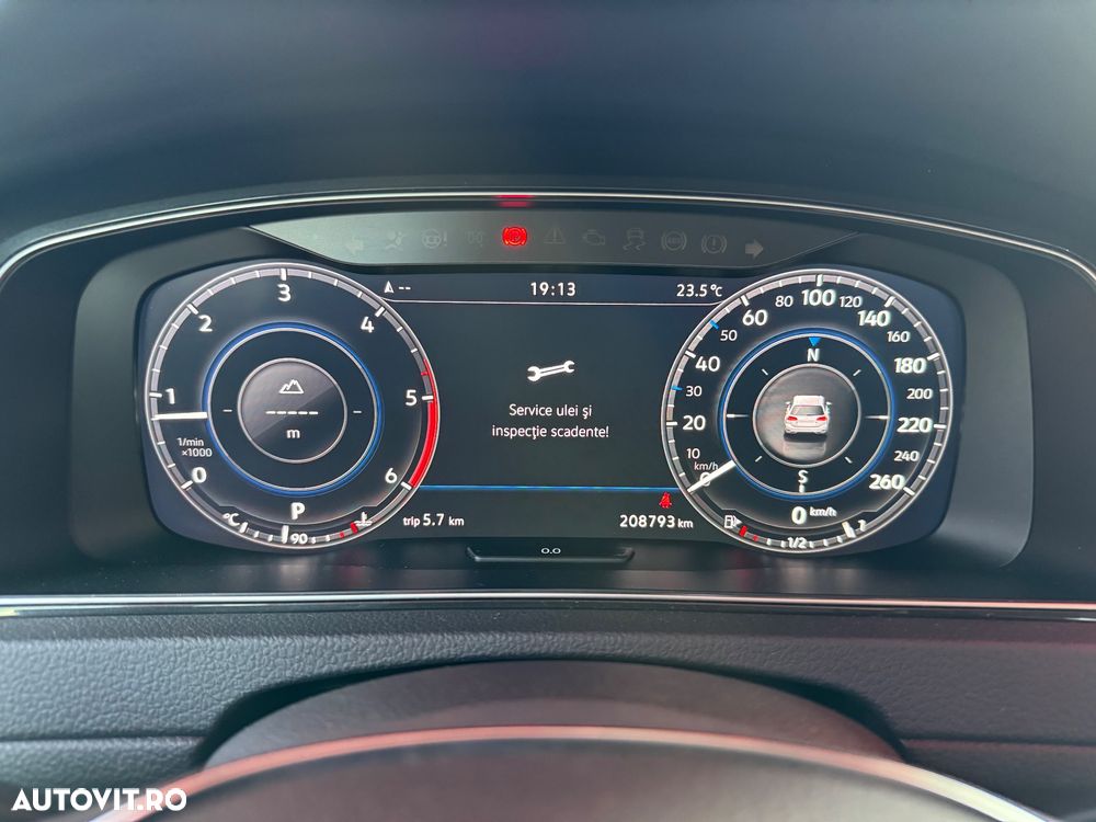 Volkswagen Golf 2.0 TDI SCR DSG Comfortline - 38