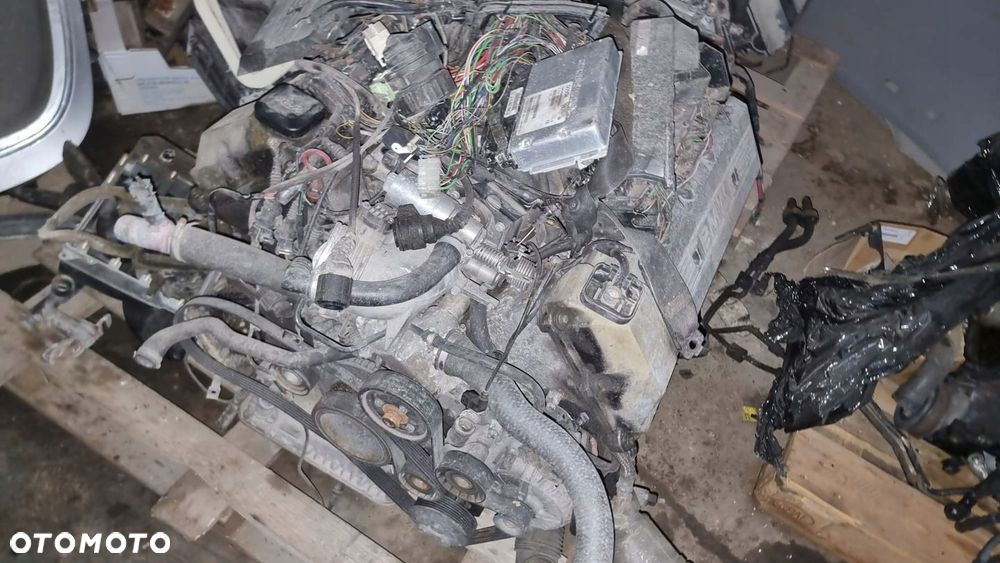 SILNIK BMW 8 E31 E32 E38 E39 840 4.0 V8 M60B40 - 5