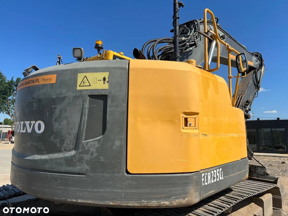 Volvo ECR235 - 16