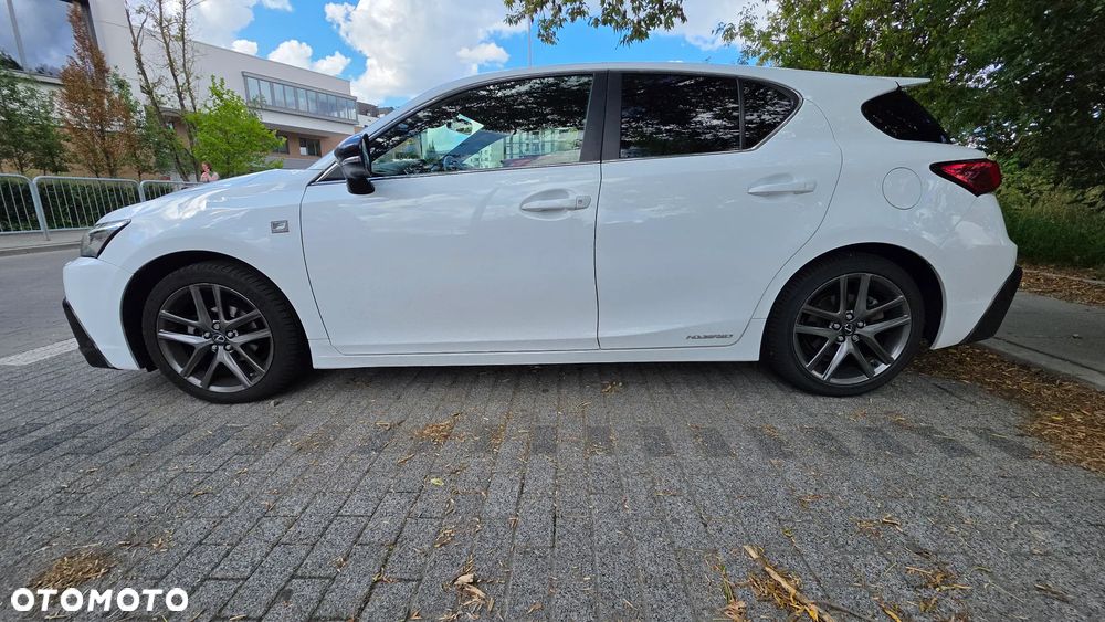 Lexus CT 200h F Sport Edition - 3