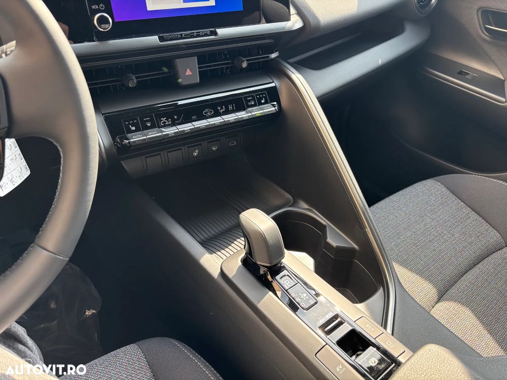 Toyota C-HR - 13