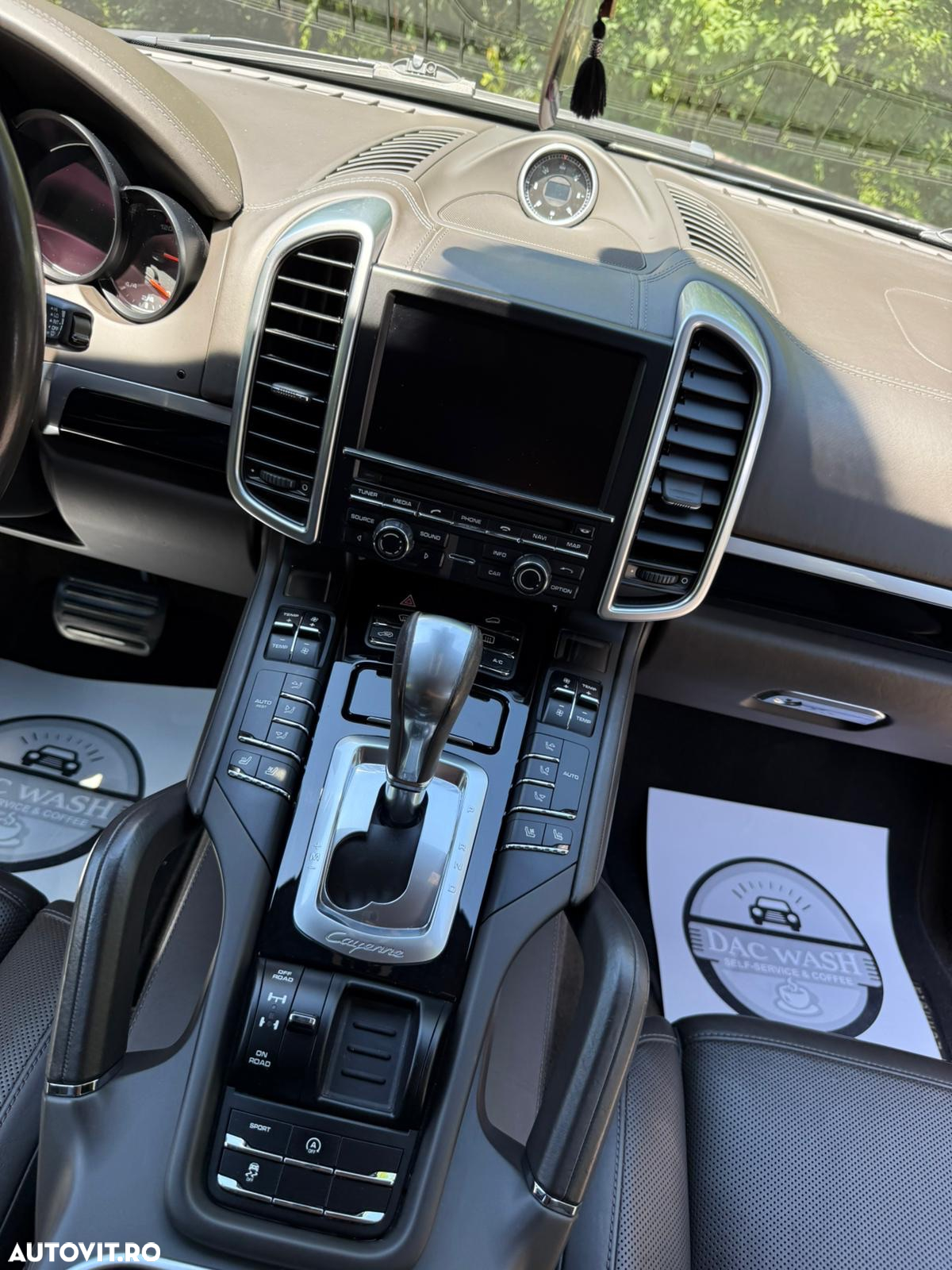 Porsche Cayenne 3.0 L - 18