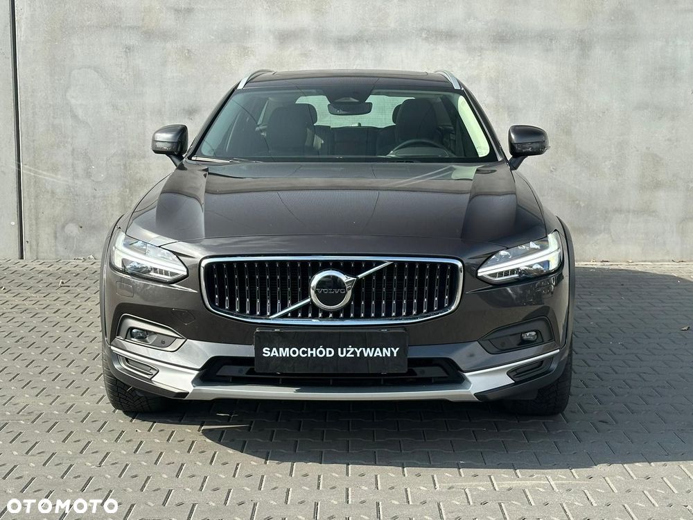Volvo V90 Cross Country - 10