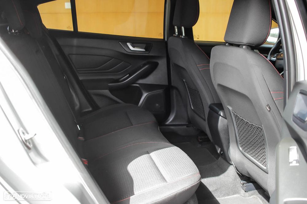 Ford Focus 1.0 EcoBoost MHEV ST-Line - 8