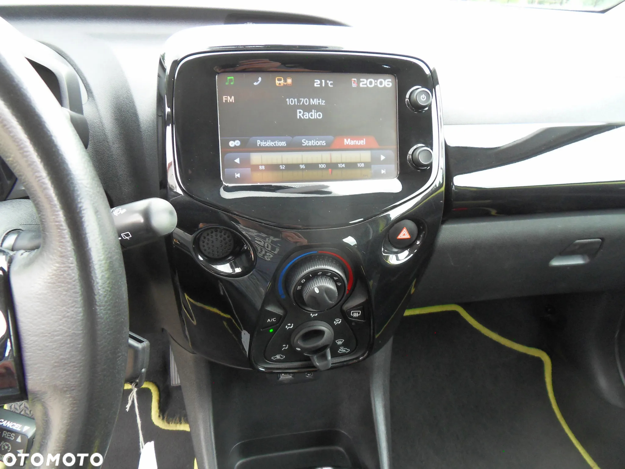 Toyota Aygo x-play touch - 18