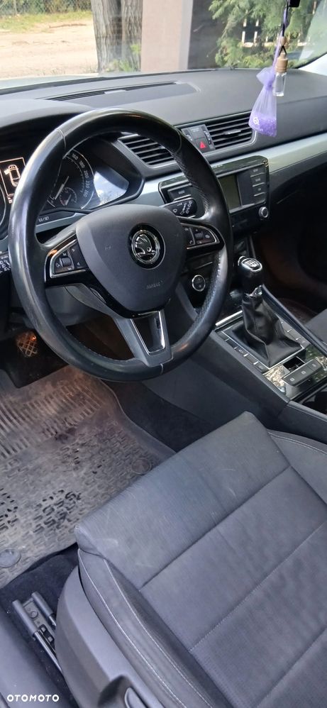 Skoda Superb 2.0 TDI Ambition - 3