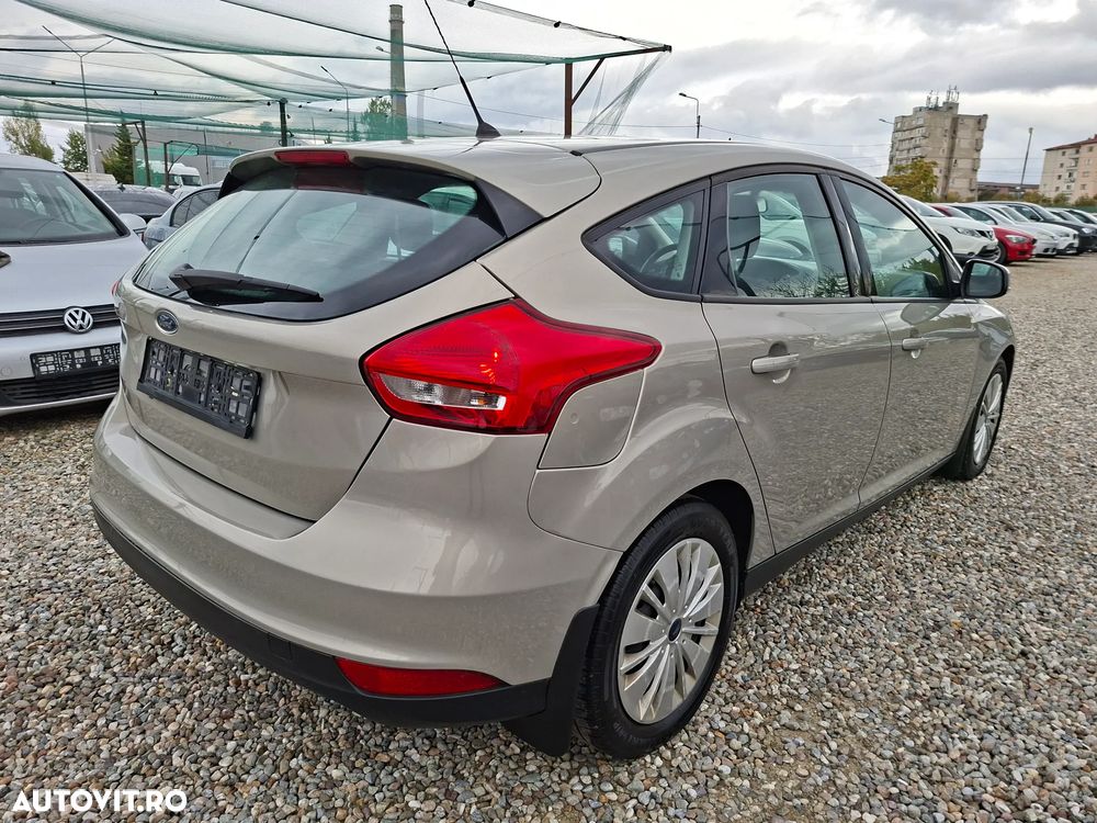 Ford Focus - 9