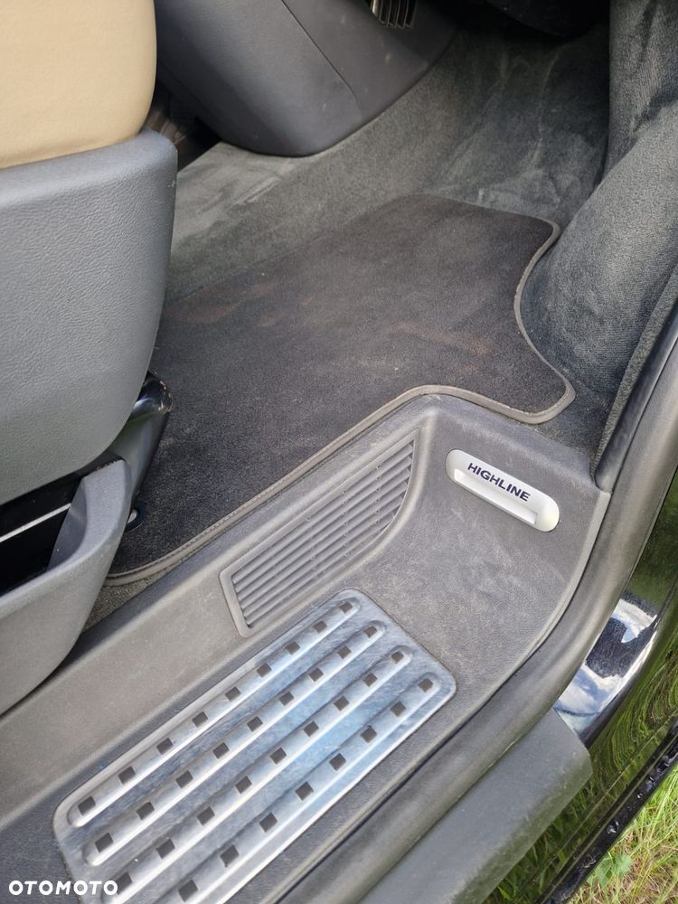 Volkswagen Multivan - 11