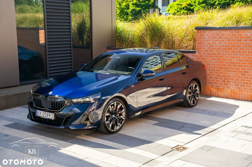 BMW Seria 5 550e xDrive - 41