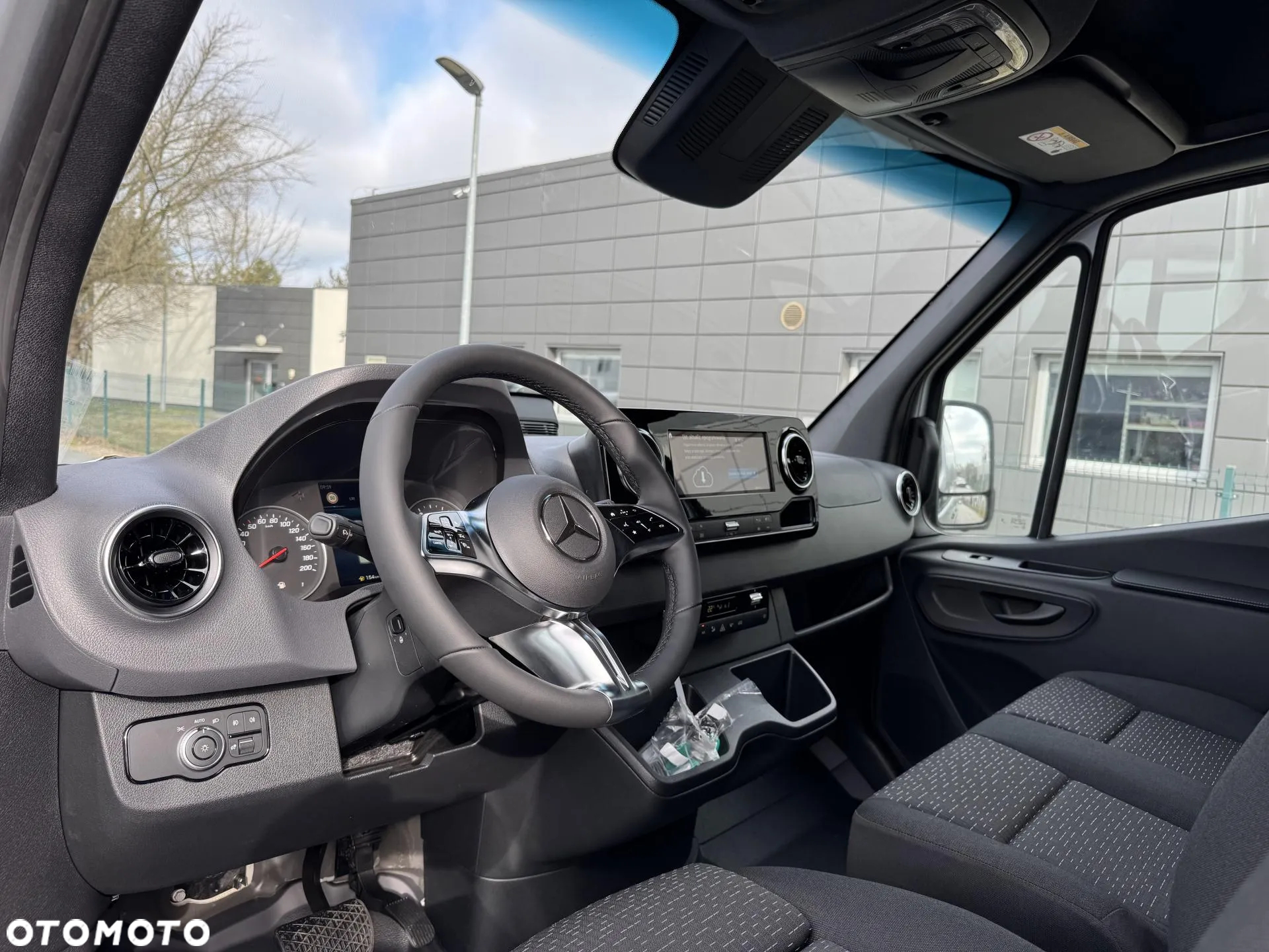 Mercedes-Benz Sprinter - 8