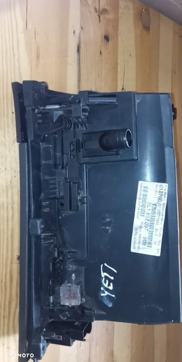 SCHOWEK PASAŻERSKI SKODA YETI  5L1857097 - 2