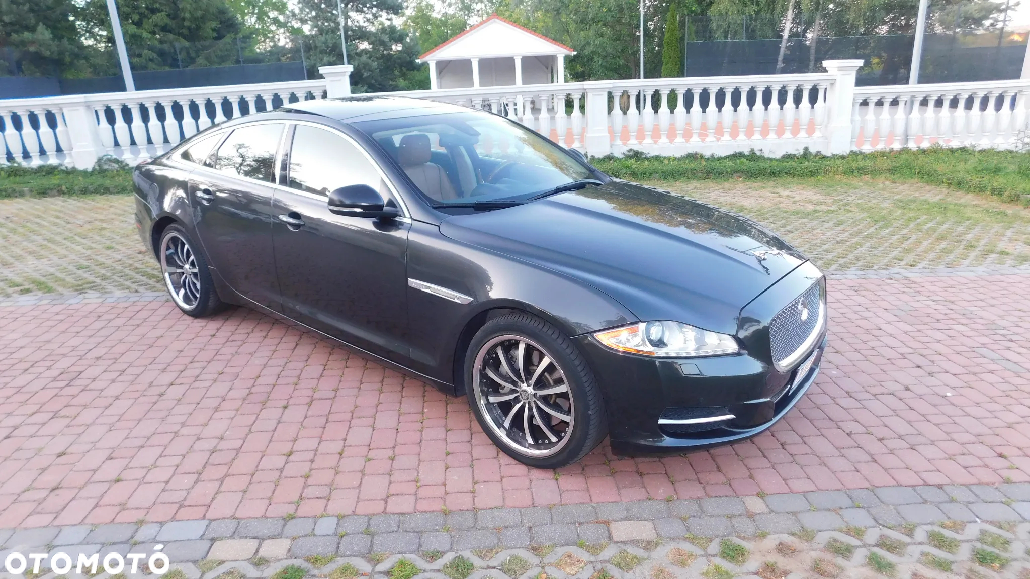 Jaguar XJ 5.0 V8 LWB Premium Luxury - 25