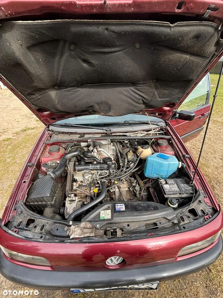 Volkswagen Passat 1.9 TD GL - 12
