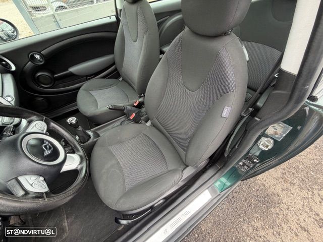 MINI 3 Portas Cooper D - 15