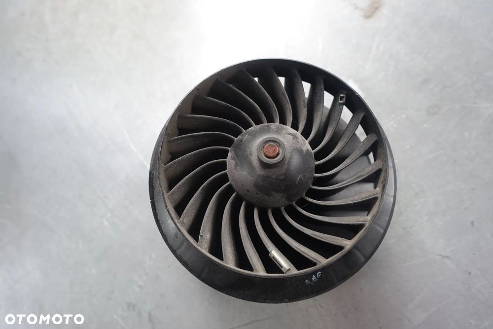 DMUCHAWA WENTYLATOR MERCEDES W205 - 5