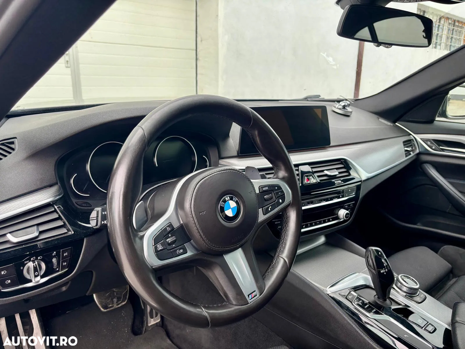 BMW Seria 5 520d xDrive AT - 11