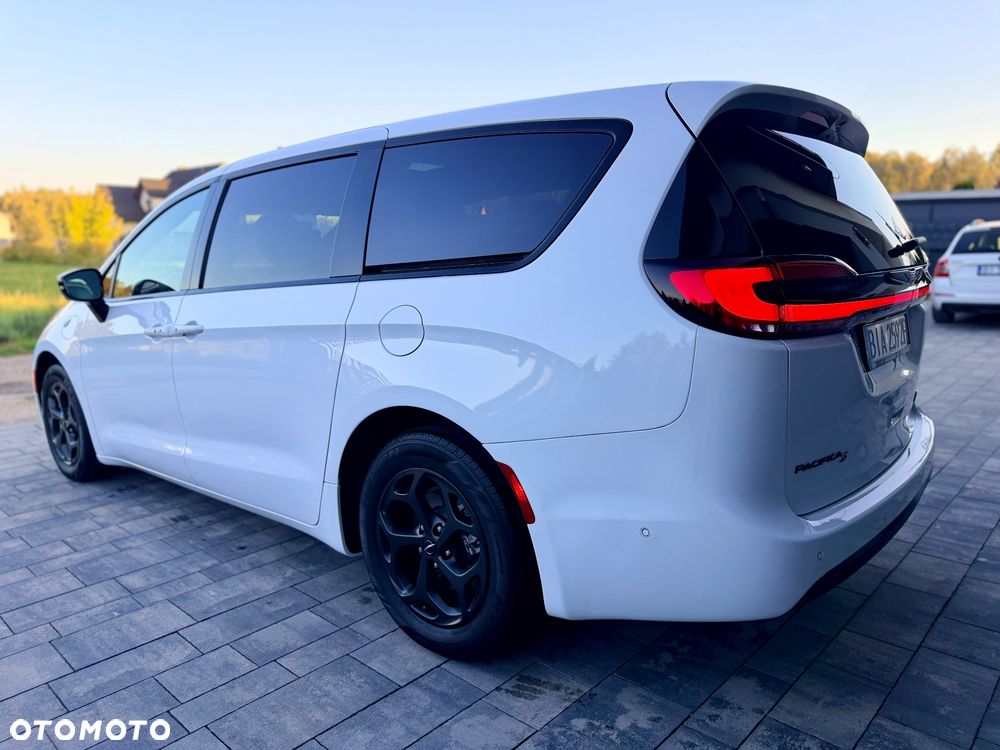 Chrysler Pacifica - 6