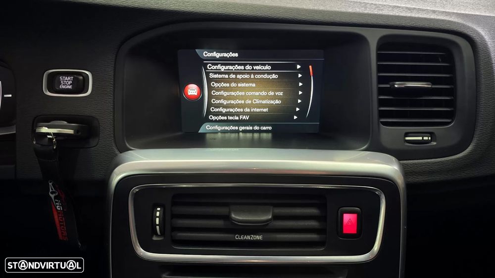 Volvo V60 Cross Country 2.0 D3 Momentum - 30