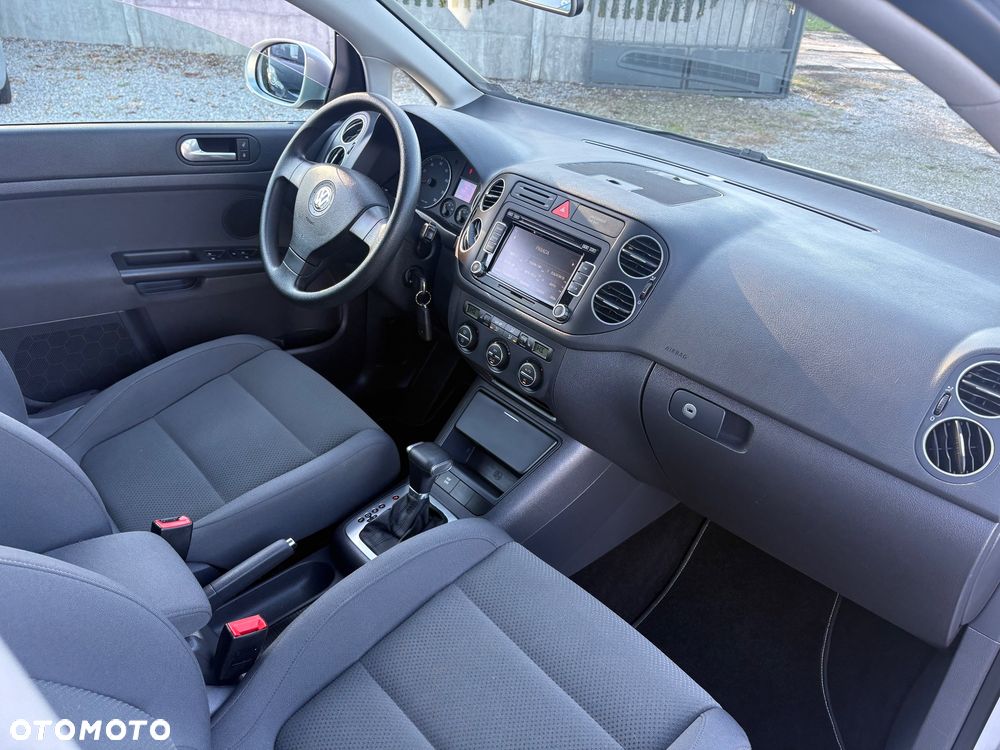 Volkswagen Golf - 27
