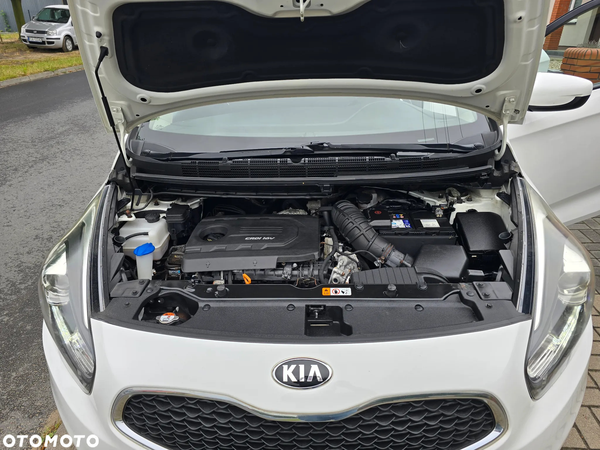 Kia Carens 1.7 CRDi 115 UEFA EURO 2016 - 23