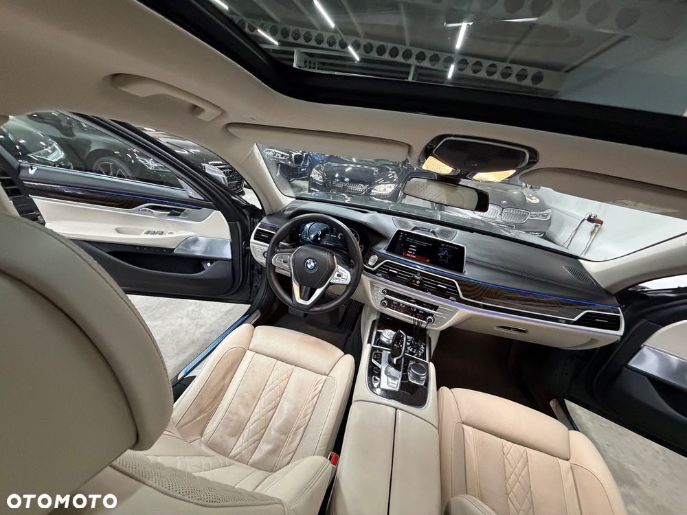 BMW Seria 7 - 38