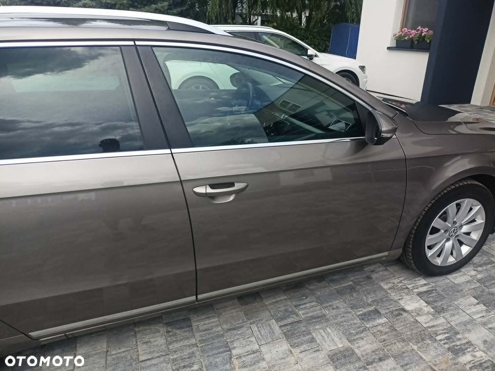 Volkswagen Passat 2.0 Blue TDI SCR Comfortline - 16